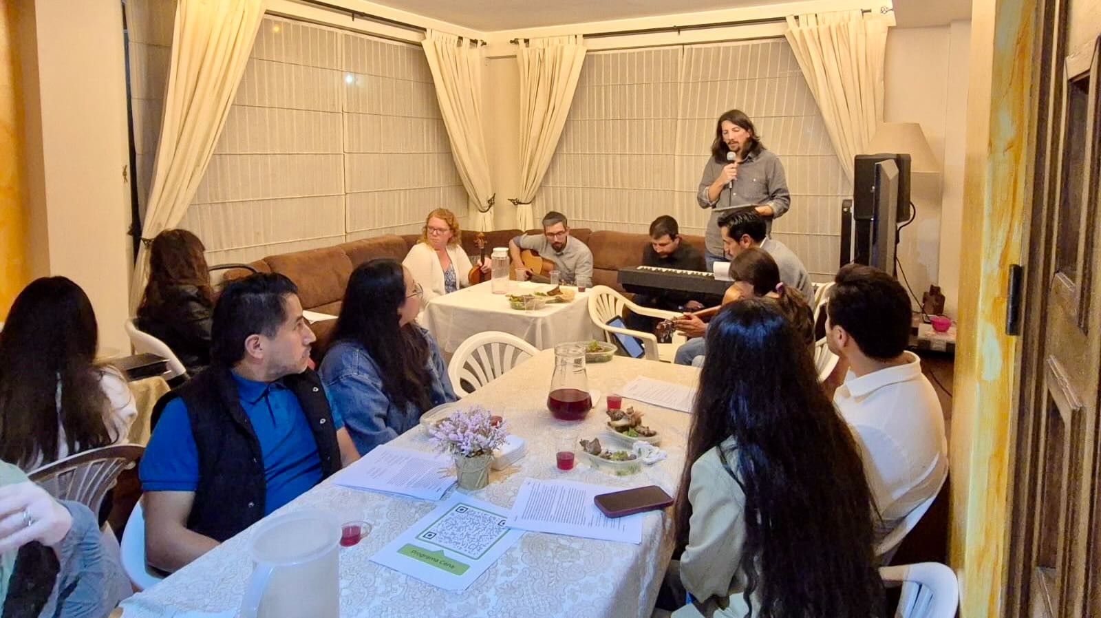 Cena de Pascua con el grupo de Café & Biblia